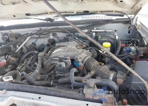 2001 Nissan Frontier Se-V6 from USA, damaged, VIN 1N6ED27Y61C379813